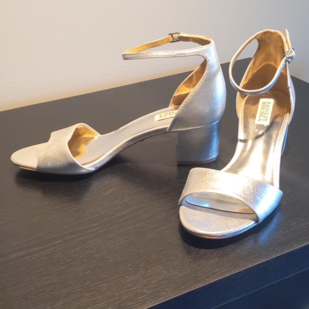 NWOT Badgley Mischka sandals